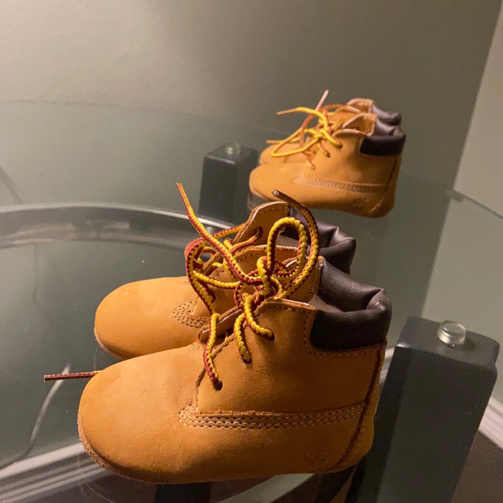 Baby timberland soft bottom booties